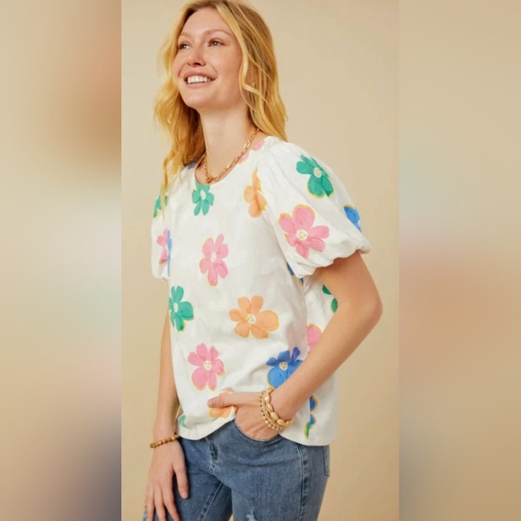 DAILYLOOK HAYDEN DAISY PUFF SLEEVES BLOUSE. - Picture 2 of 6